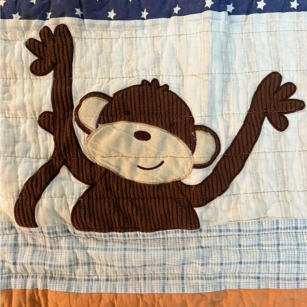 🐒🐒 Queen Reversible Comforter & Matching Pillow🐒🐒